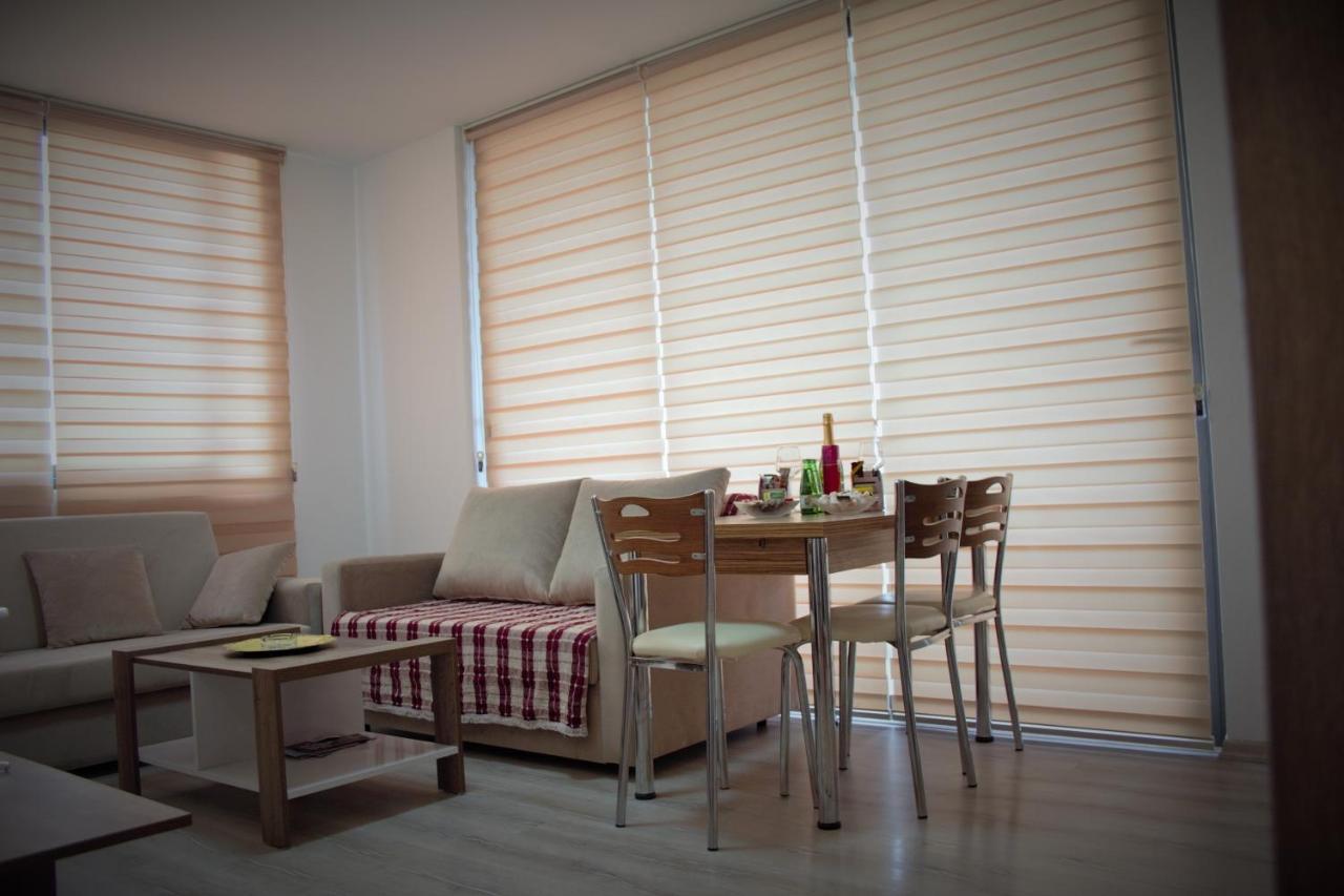 Uptown Holiday App & Pool Daily Rental Contactless Check In & Check Out Famagusta  Buitenkant foto